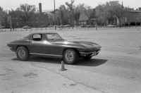 1976-05-09_08_Autocross_Corvette_(Hillyer).JPG (291458 bytes)